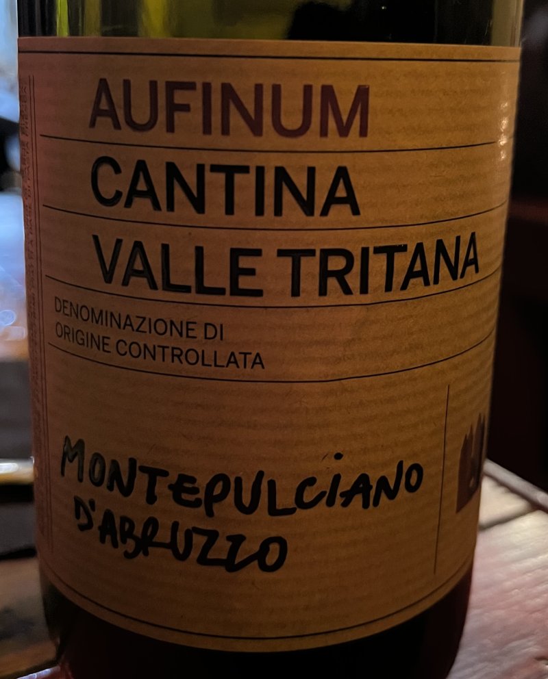 Framsida av Aufinum Cantina Valle Tritana