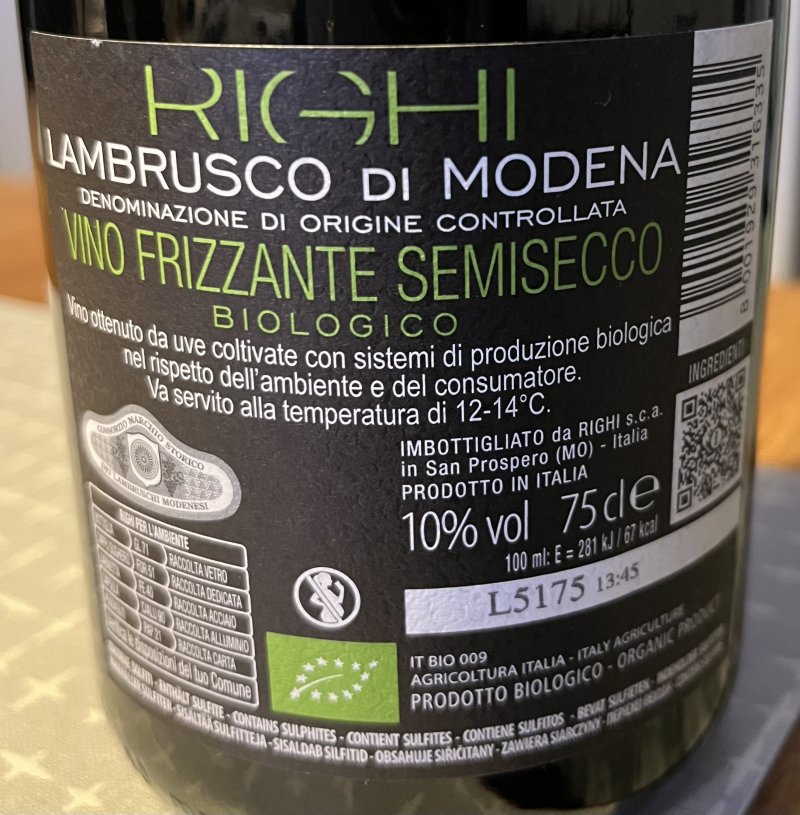 Baksida av Lambrusco Di Modena Rött