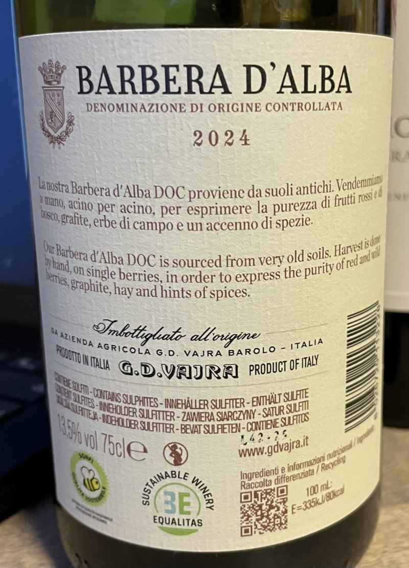 Baksida av G D Vajra Barbera d´Alba