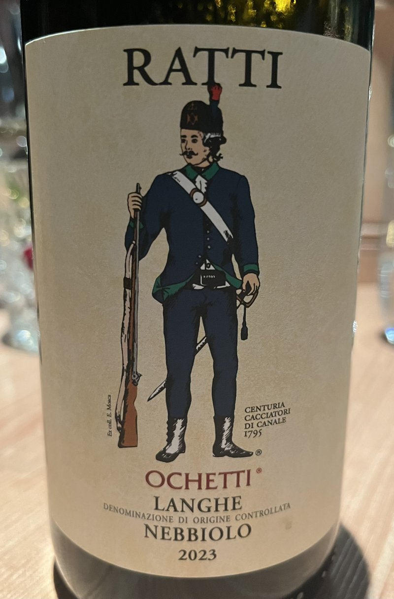 Framsida av Ratti Ochetti Langhe Nebbiolo
